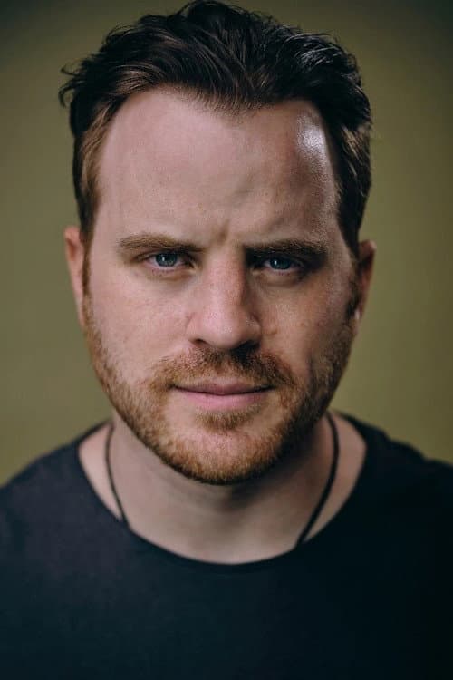 Robert Kazinsky